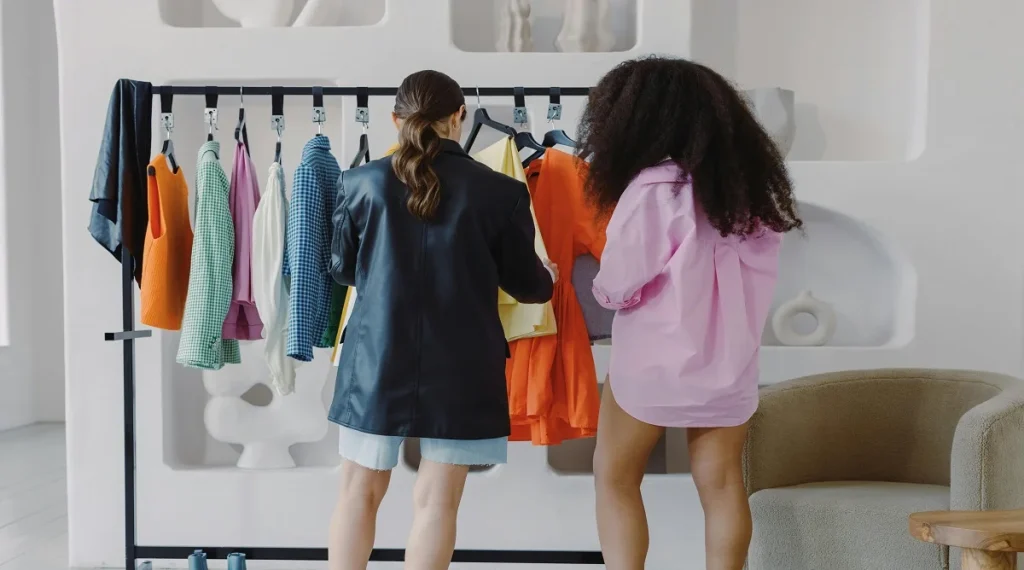 fashion mistakes related to color choices and unbalanced everyday fashion