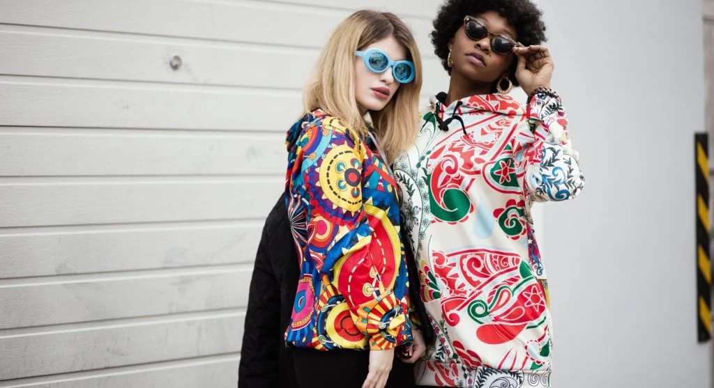Why Copying Outfit Photos Too Closely Can Make Everyday Style Feel Less Natural