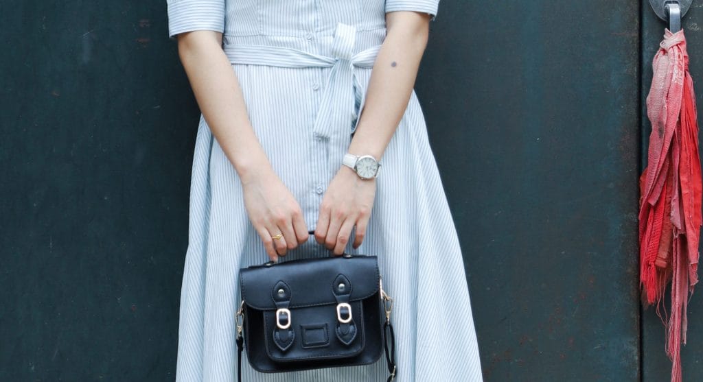 Outfit errors caused by adding too many accessories to a simple look