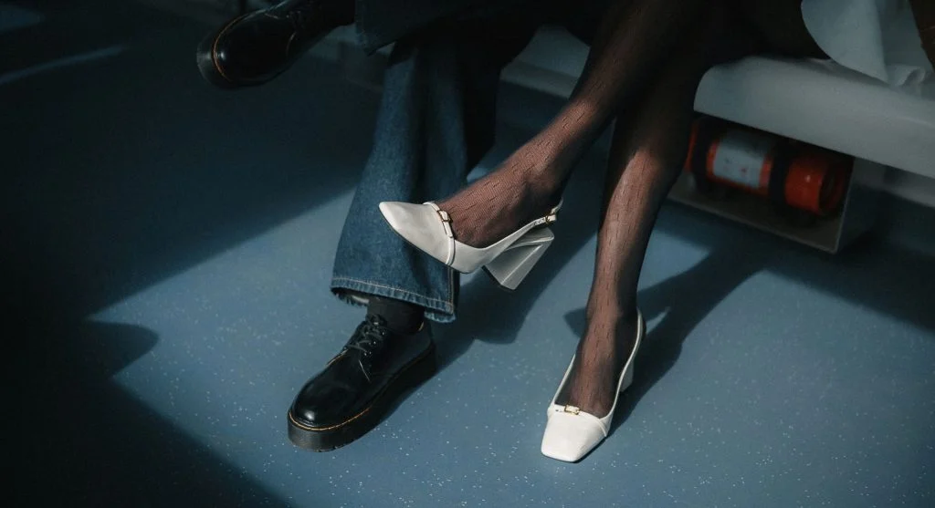Outfit weight comparison showing how shoe bulk changes the balance of a simple look