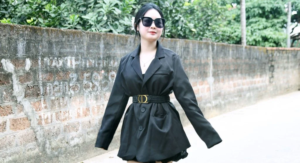 Why a More Defined Waistline Can Make Simple Everyday Outfits Look More Finished