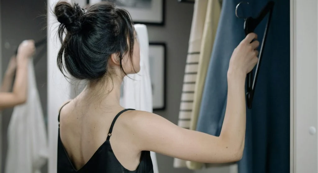 Quick-start closet zone making it easier to choose daily clothes fast