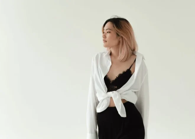 How to Add One Trend Piece to a Simple Outfit Without Making It Feel Overdone