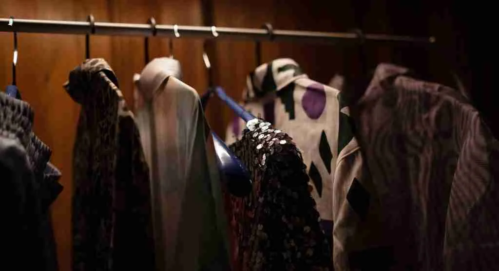 Next-outfit hook compared with a more stressful full-closet morning search