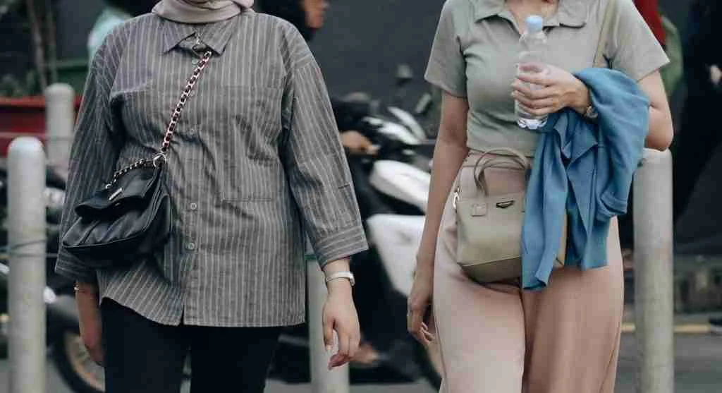 Quiet outfit pause point compared with a more rushed everyday outfit composition