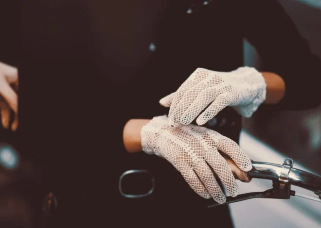 Why One Stable Visual Center Can Make Everyday Outfits Feel More Polished Without Extra Effort