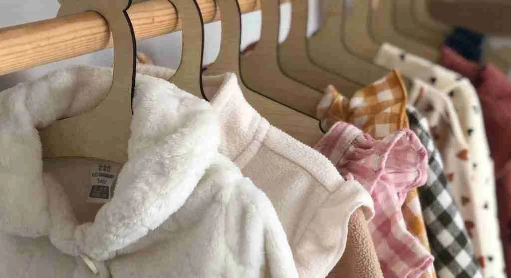 Layer-ready section compared with scattered closet storage for changing-weather layers