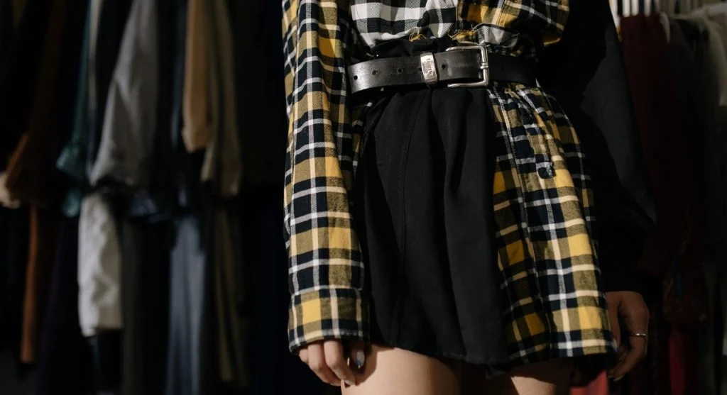 Why One Cleaner Break Between Top and Bottom Can Make Everyday Outfits Look More Intentional