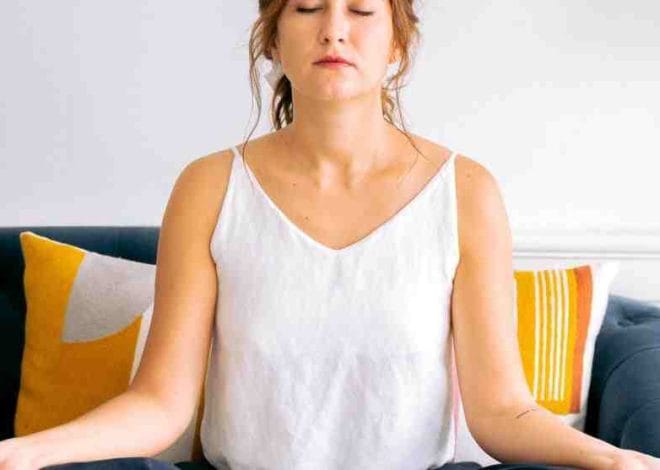 Why One Quiet Outfit Pause Point Can Make Simple Daily Dressing Feel More Balanced and Less Rushed
