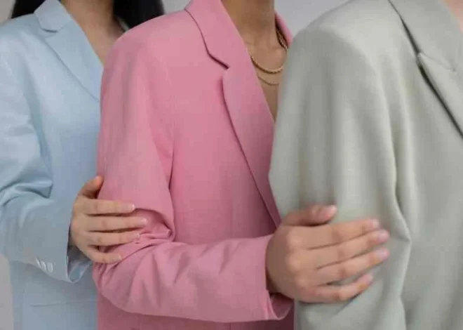 Why One Repeated Color Bridge Can Make Simple Everyday Outfits Feel Easier to Wear