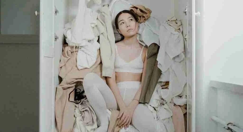 Low-effort outfit rail compared with a fuller closet that makes weekday dressing more difficult
