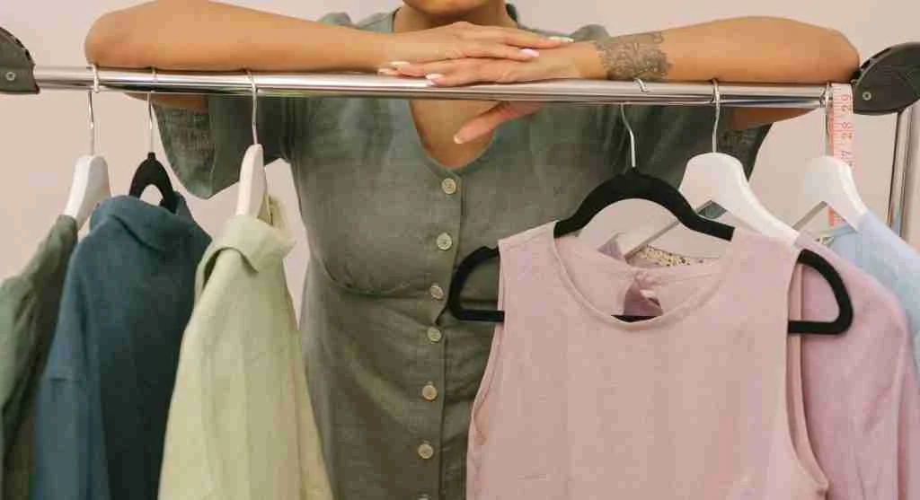 Small always-works outfit slot arranged for quick and dependable weekday dressing
